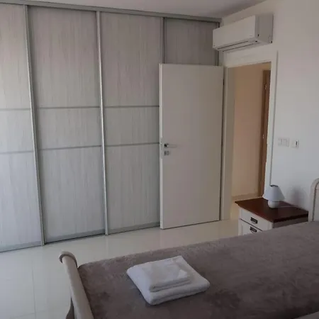 Luxurious Next To The Aquacity Apartman